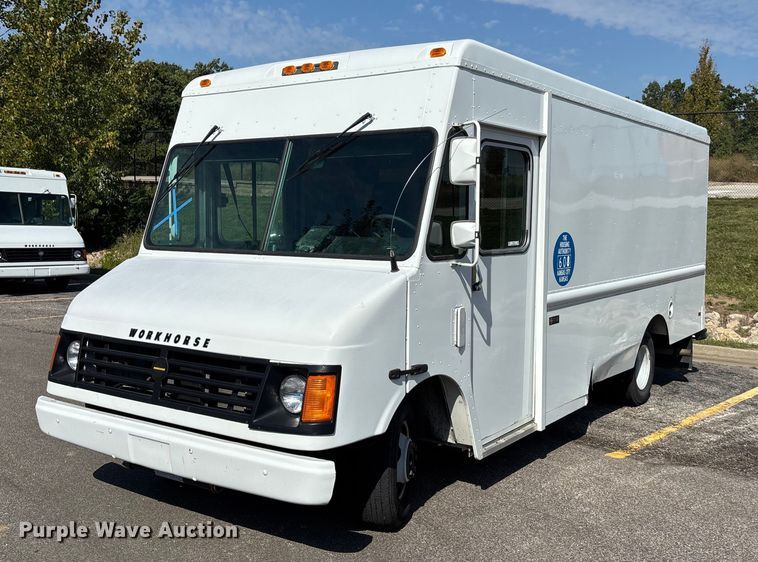 image for item ET4563 2004 Workhorse P42 delivery van