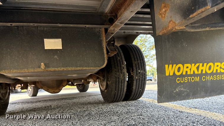 image for item ET4563 2004 Workhorse P42 delivery van