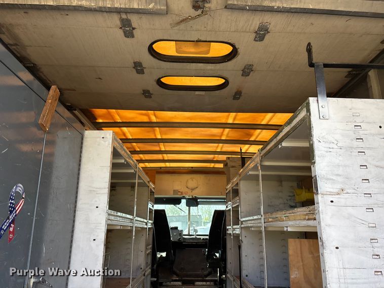 image for item ET4563 2004 Workhorse P42 delivery van