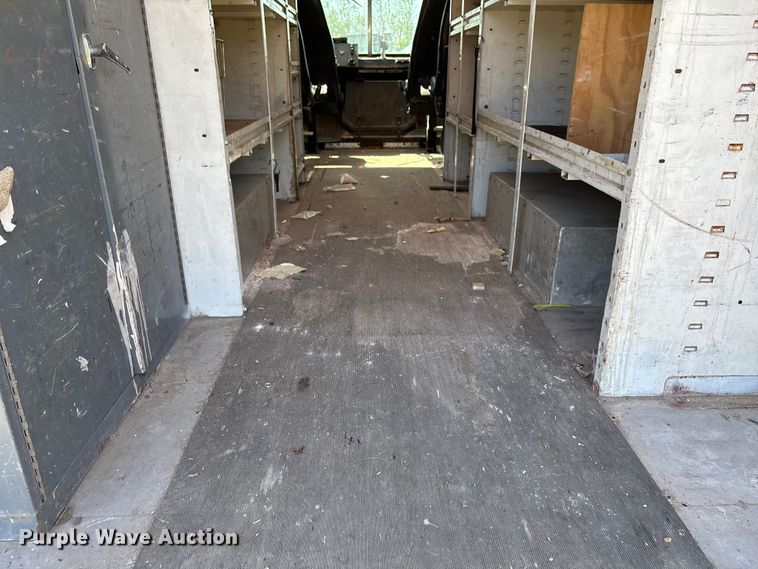 image for item ET4563 2004 Workhorse P42 delivery van