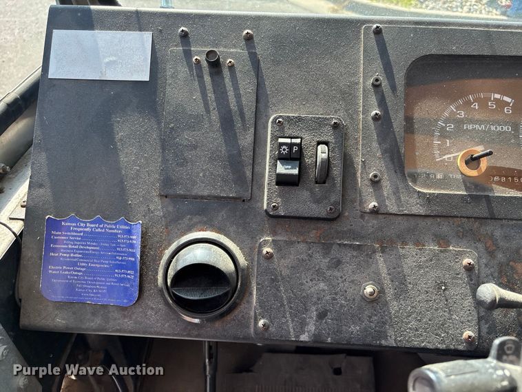 image for item ET4563 2004 Workhorse P42 delivery van