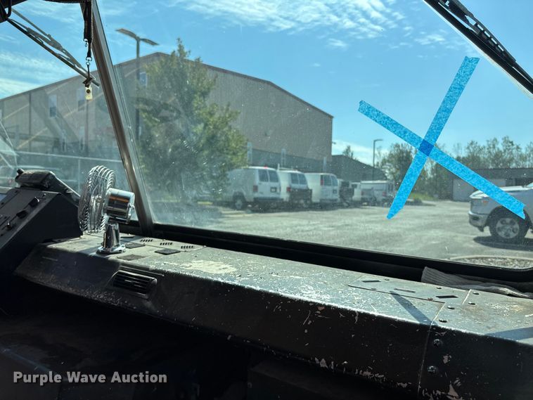 image for item ET4563 2004 Workhorse P42 delivery van