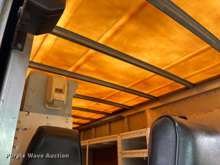 image for item ET4563 2004 Workhorse P42 delivery van