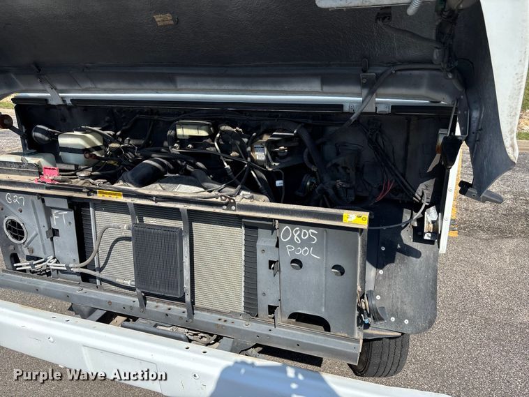 image for item ET4563 2004 Workhorse P42 delivery van