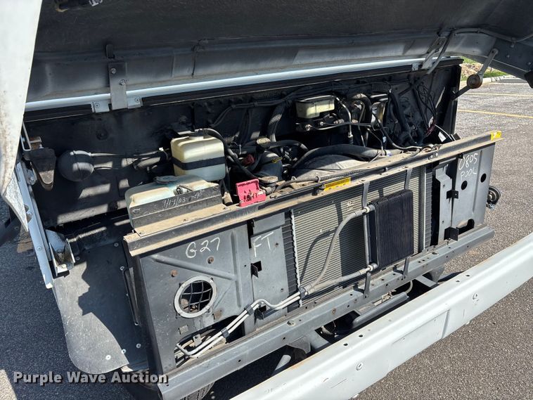 image for item ET4563 2004 Workhorse P42 delivery van