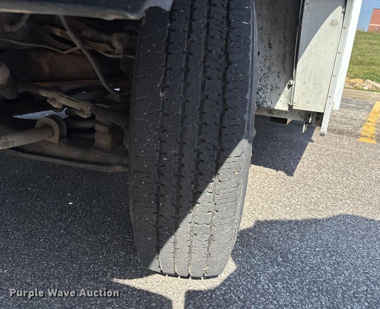 image for item ET4563 2004 Workhorse P42 delivery van