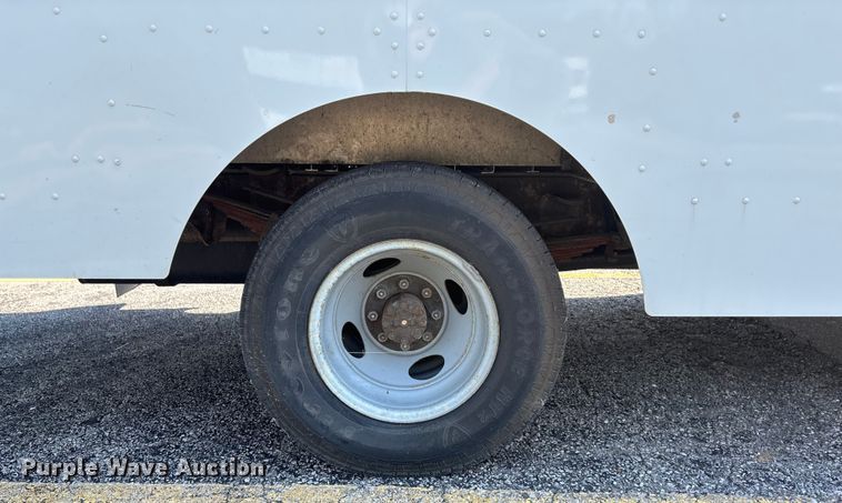 image for item ET4563 2004 Workhorse P42 delivery van