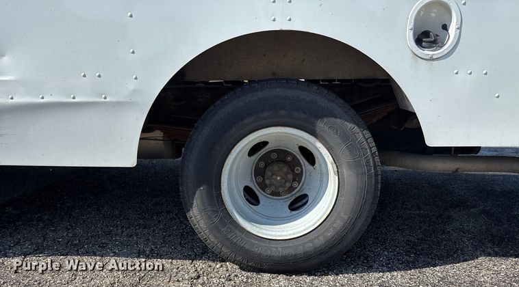 image for item ET4563 2004 Workhorse P42 delivery van