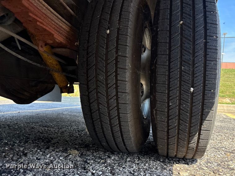 image for item ET4563 2004 Workhorse P42 delivery van