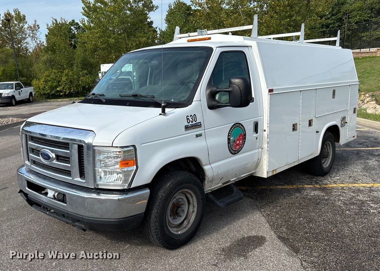 image for item ET4565 2013 Ford E350 Super Duty utility van