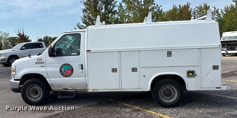 image for item ET4565 2013 Ford E350 Super Duty utility van
