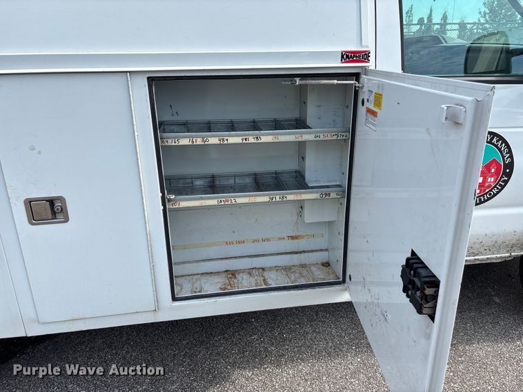 image for item ET4565 2013 Ford E350 Super Duty utility van