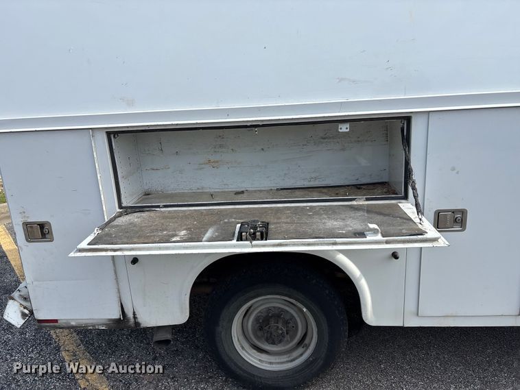 image for item ET4565 2013 Ford E350 Super Duty utility van