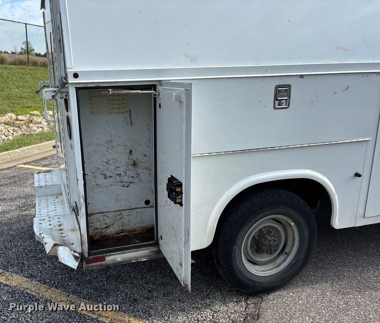 image for item ET4565 2013 Ford E350 Super Duty utility van