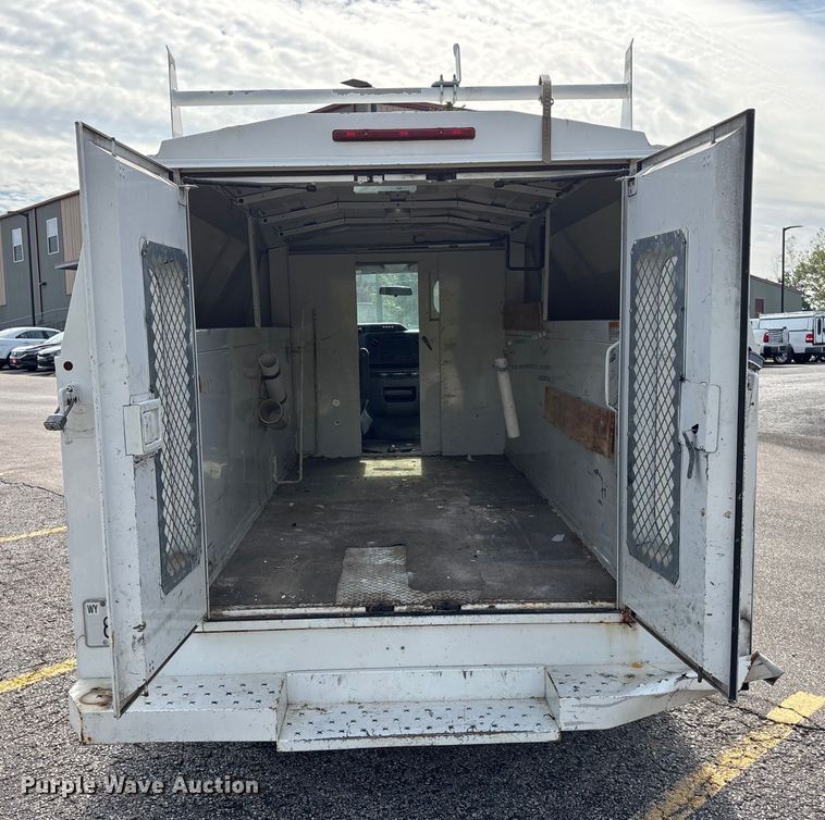 image for item ET4565 2013 Ford E350 Super Duty utility van