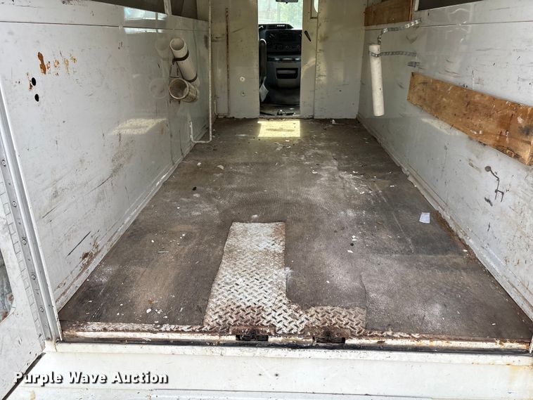 image for item ET4565 2013 Ford E350 Super Duty utility van
