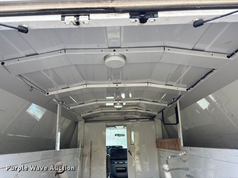image for item ET4565 2013 Ford E350 Super Duty utility van