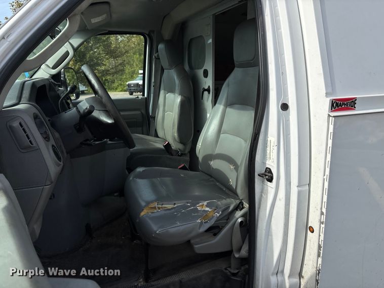 image for item ET4565 2013 Ford E350 Super Duty utility van