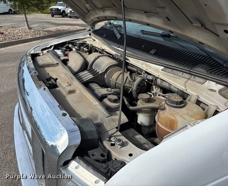 image for item ET4565 2013 Ford E350 Super Duty utility van