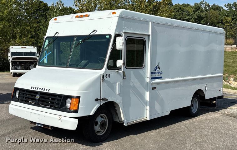 image for item ET4568 2002 Workhorse P42 delivery van