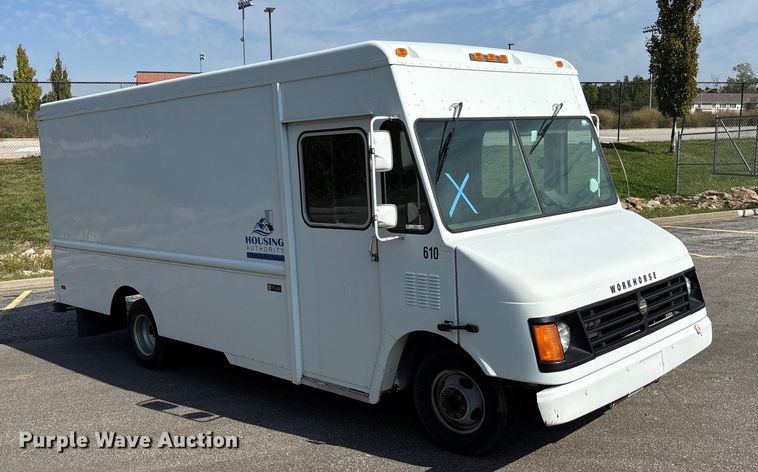 image for item ET4568 2002 Workhorse P42 delivery van