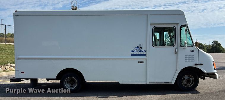image for item ET4568 2002 Workhorse P42 delivery van