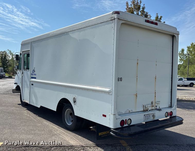 image for item ET4568 2002 Workhorse P42 delivery van