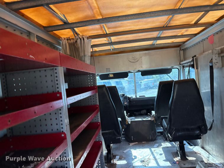 image for item ET4568 2002 Workhorse P42 delivery van