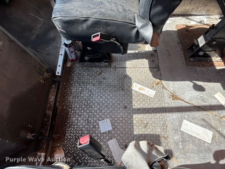 image for item ET4568 2002 Workhorse P42 delivery van