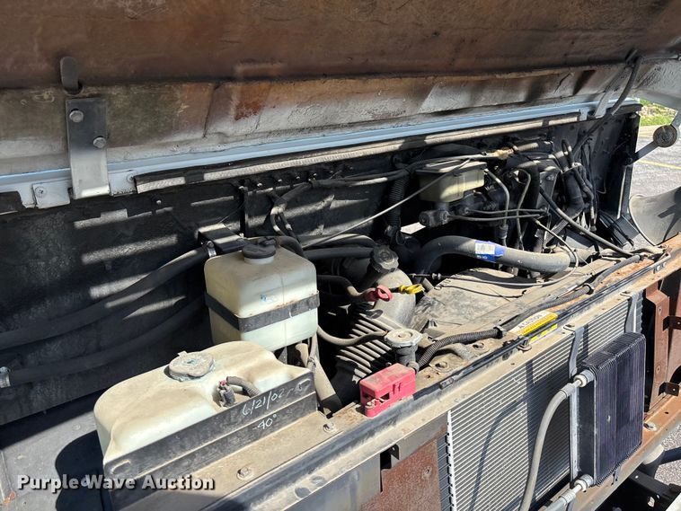 image for item ET4568 2002 Workhorse P42 delivery van