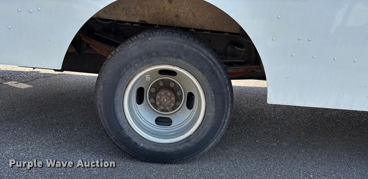 image for item ET4568 2002 Workhorse P42 delivery van