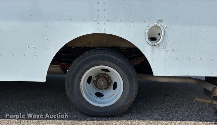 image for item ET4568 2002 Workhorse P42 delivery van