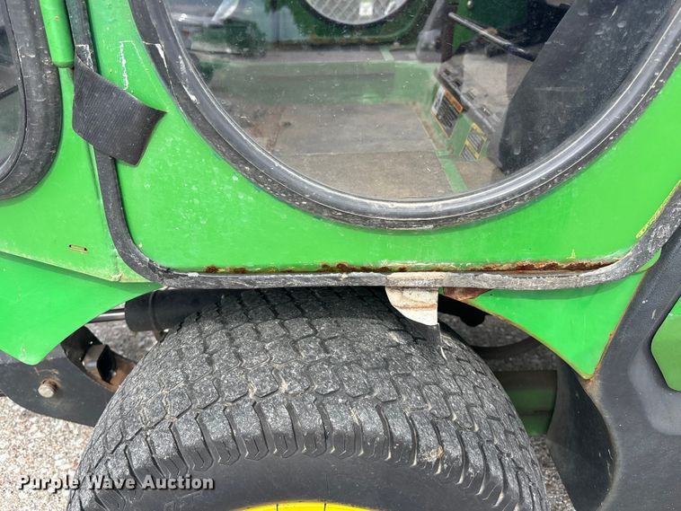 image for item ET4668 2006 John Deere 1445 Series II 4WD lawn mower