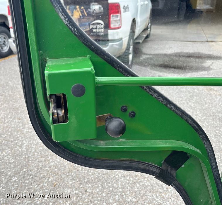 image for item ET4668 2006 John Deere 1445 Series II 4WD lawn mower