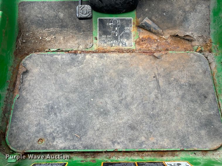 image for item ET4668 2006 John Deere 1445 Series II 4WD lawn mower