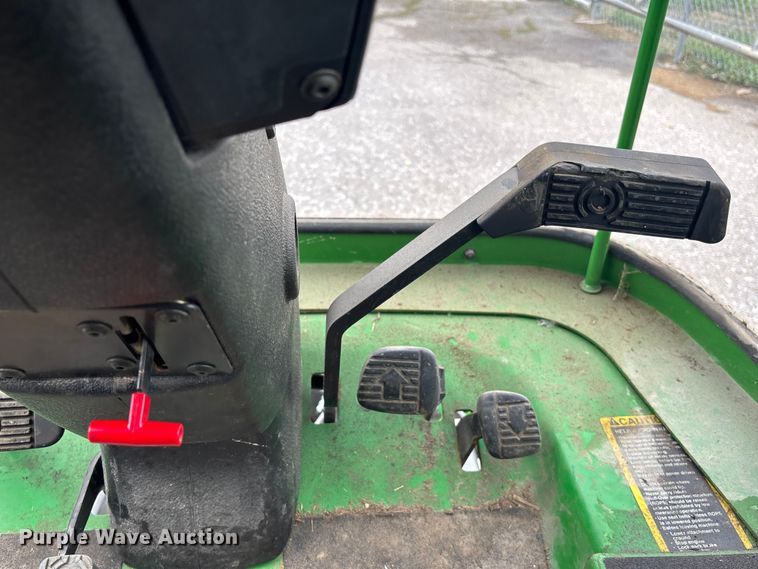 image for item ET4668 2006 John Deere 1445 Series II 4WD lawn mower