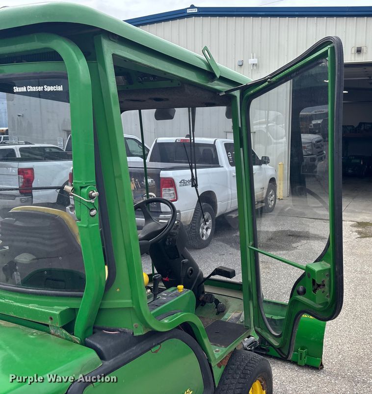 image for item ET4668 2006 John Deere 1445 Series II 4WD lawn mower