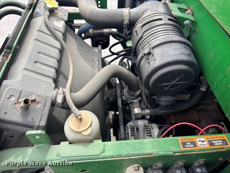 image for item ET4668 2006 John Deere 1445 Series II 4WD lawn mower