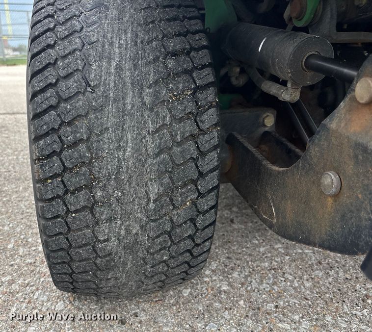 image for item ET4668 2006 John Deere 1445 Series II 4WD lawn mower