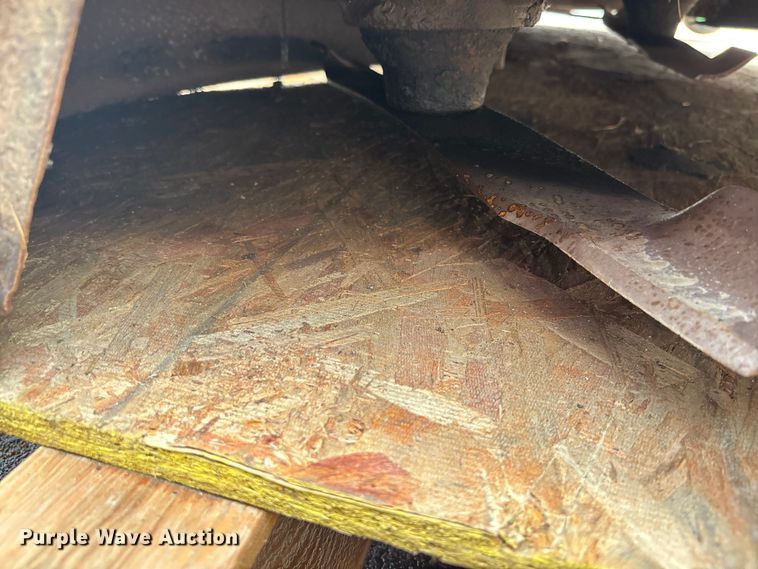 image for item ET4668 2006 John Deere 1445 Series II 4WD lawn mower