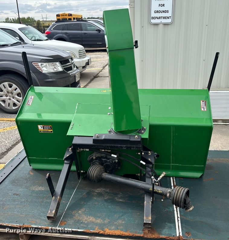 image for item ET4668 2006 John Deere 1445 Series II 4WD lawn mower