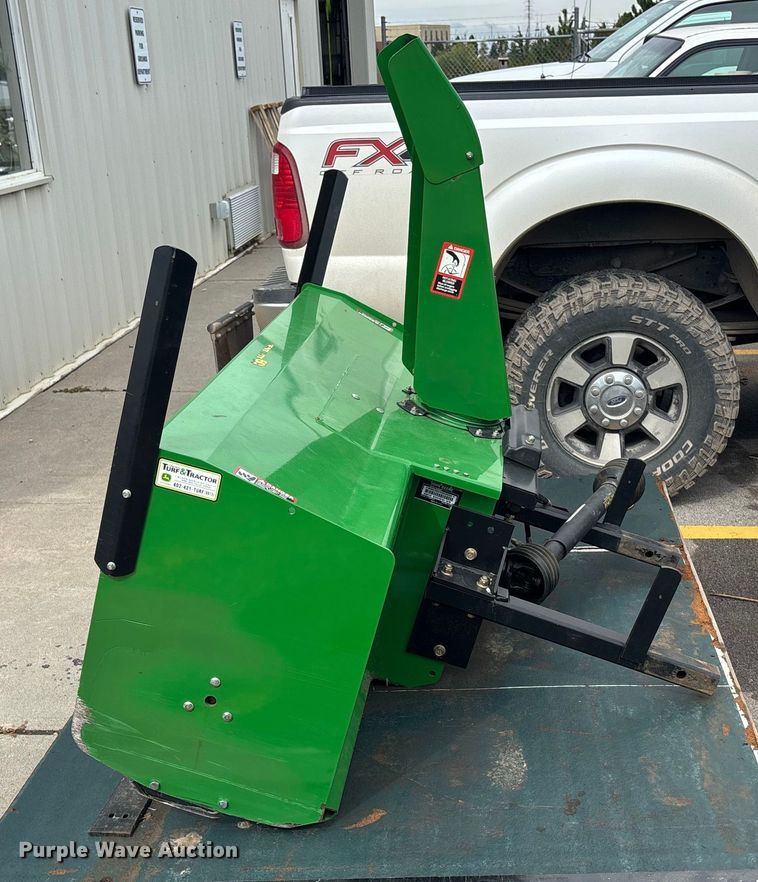 image for item ET4668 2006 John Deere 1445 Series II 4WD lawn mower