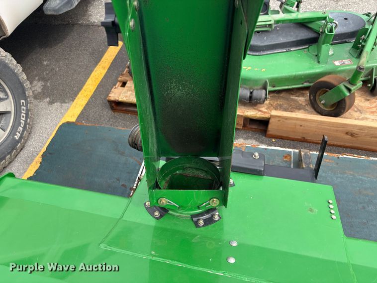 image for item ET4668 2006 John Deere 1445 Series II 4WD lawn mower