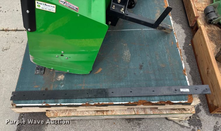 image for item ET4668 2006 John Deere 1445 Series II 4WD lawn mower