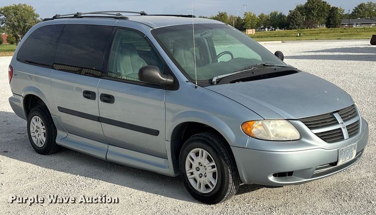 image for item ET4686 2005 Dodge Grand Caravan handicap accessible van