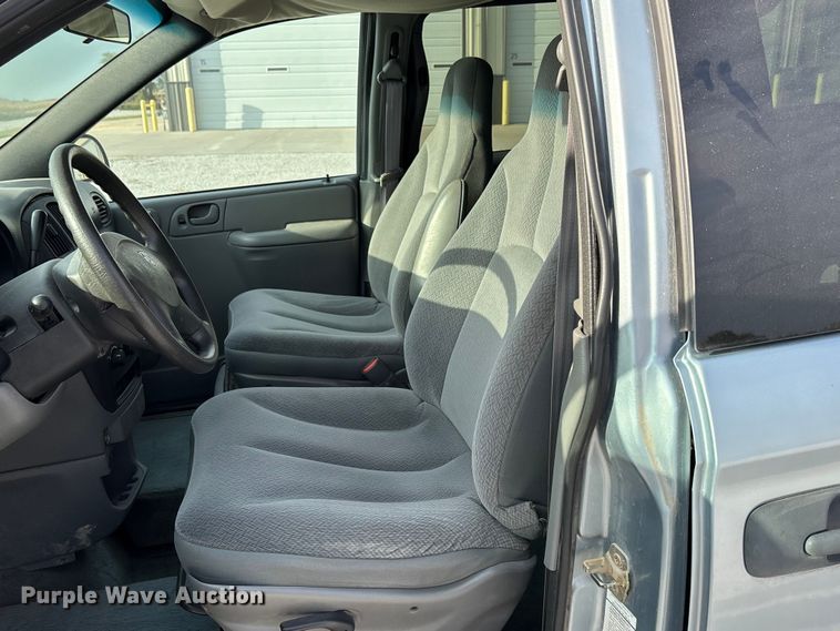 image for item ET4686 2005 Dodge Grand Caravan handicap accessible van