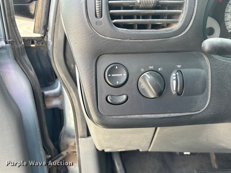 image for item ET4686 2005 Dodge Grand Caravan handicap accessible van