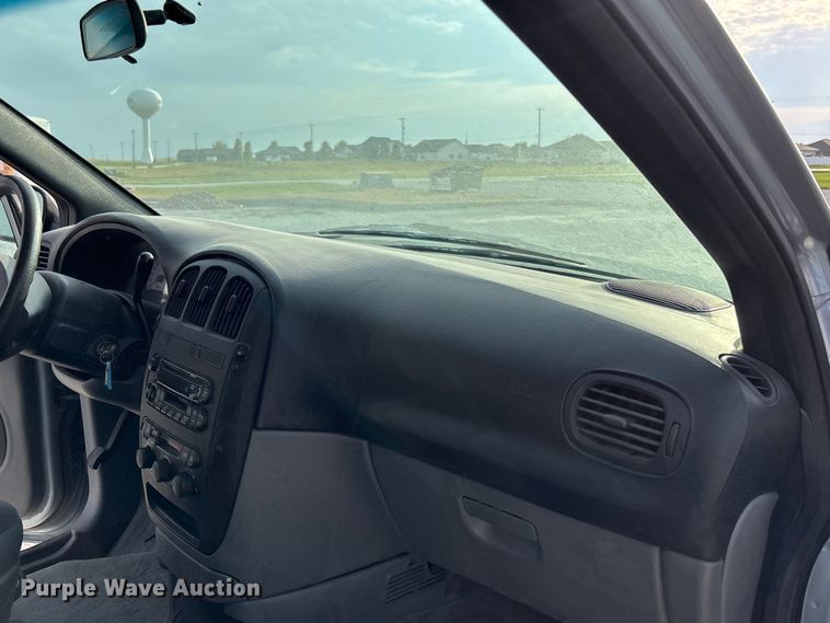 image for item ET4686 2005 Dodge Grand Caravan handicap accessible van