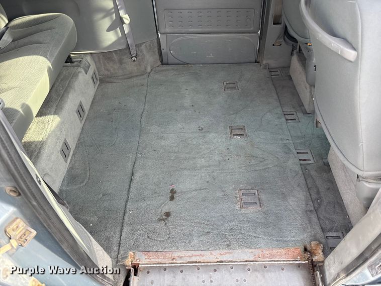 image for item ET4686 2005 Dodge Grand Caravan handicap accessible van