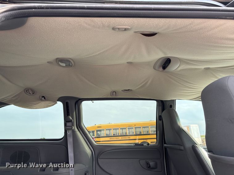 image for item ET4686 2005 Dodge Grand Caravan handicap accessible van